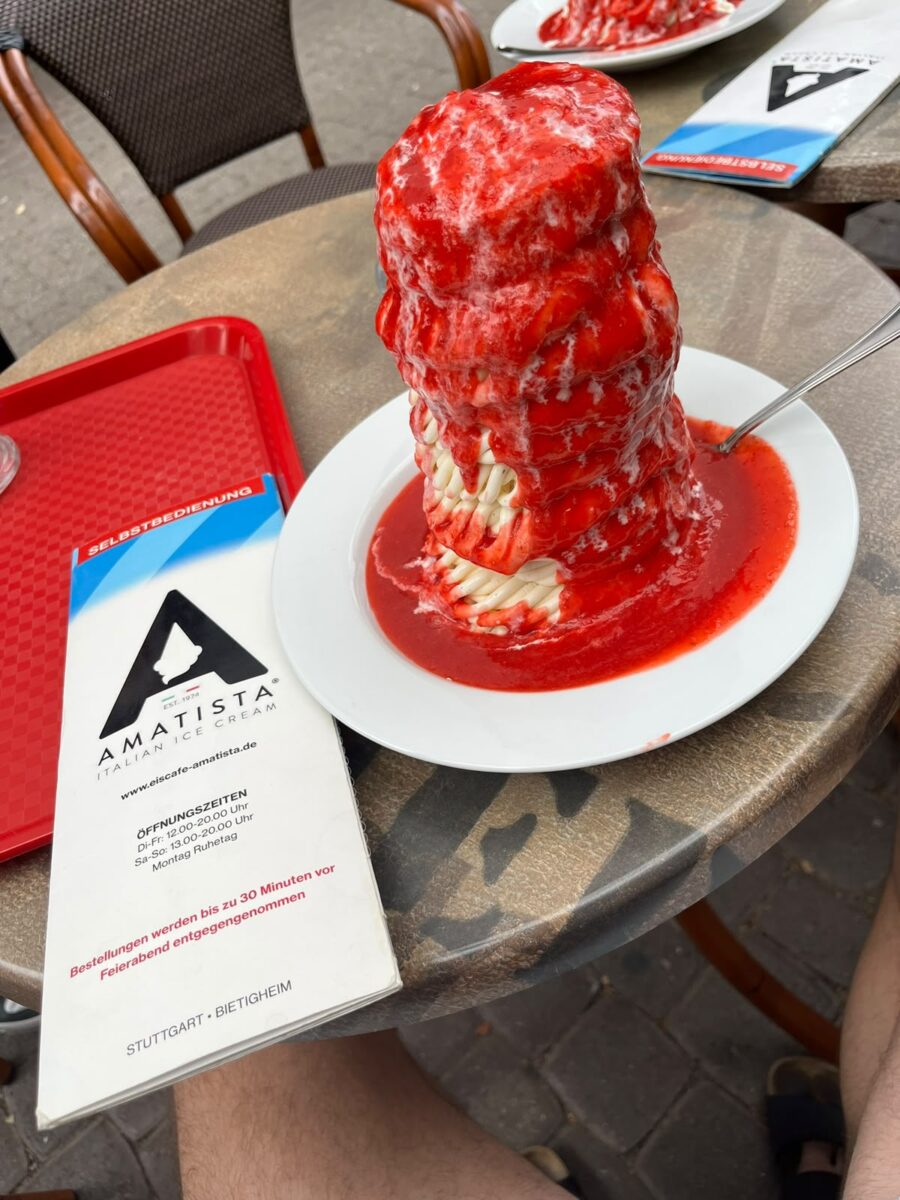 Riesen Spaghetti Eis bei Amatista Italian Ice Cream in Bietigheim