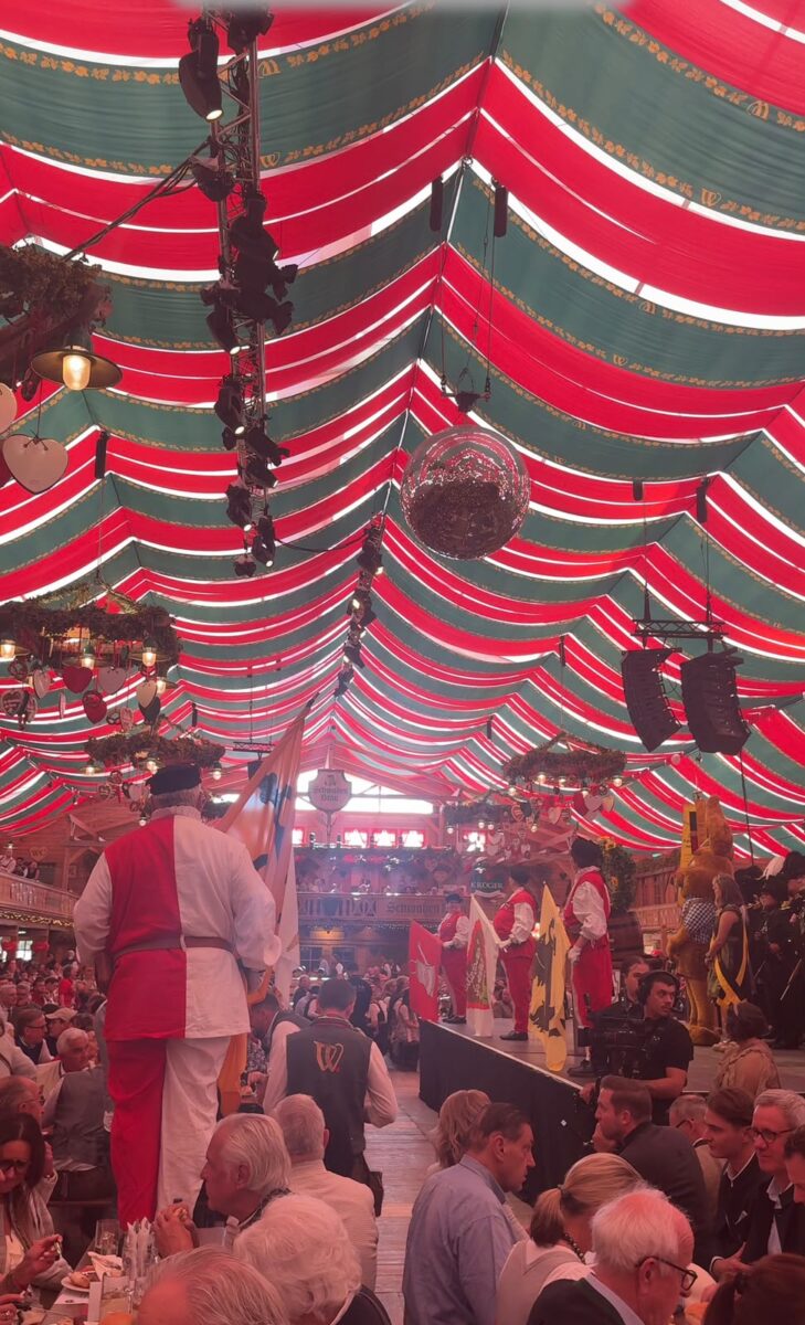 Eröffnung des Cannstatter Volksfests in Wilhelmer's SchwabenWelt