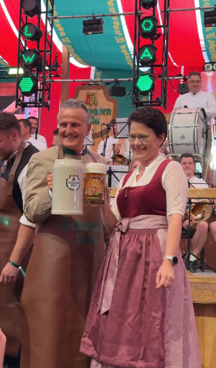 Eröffnung des Cannstatter Volksfests in Wilhelmer's SchwabenWelt