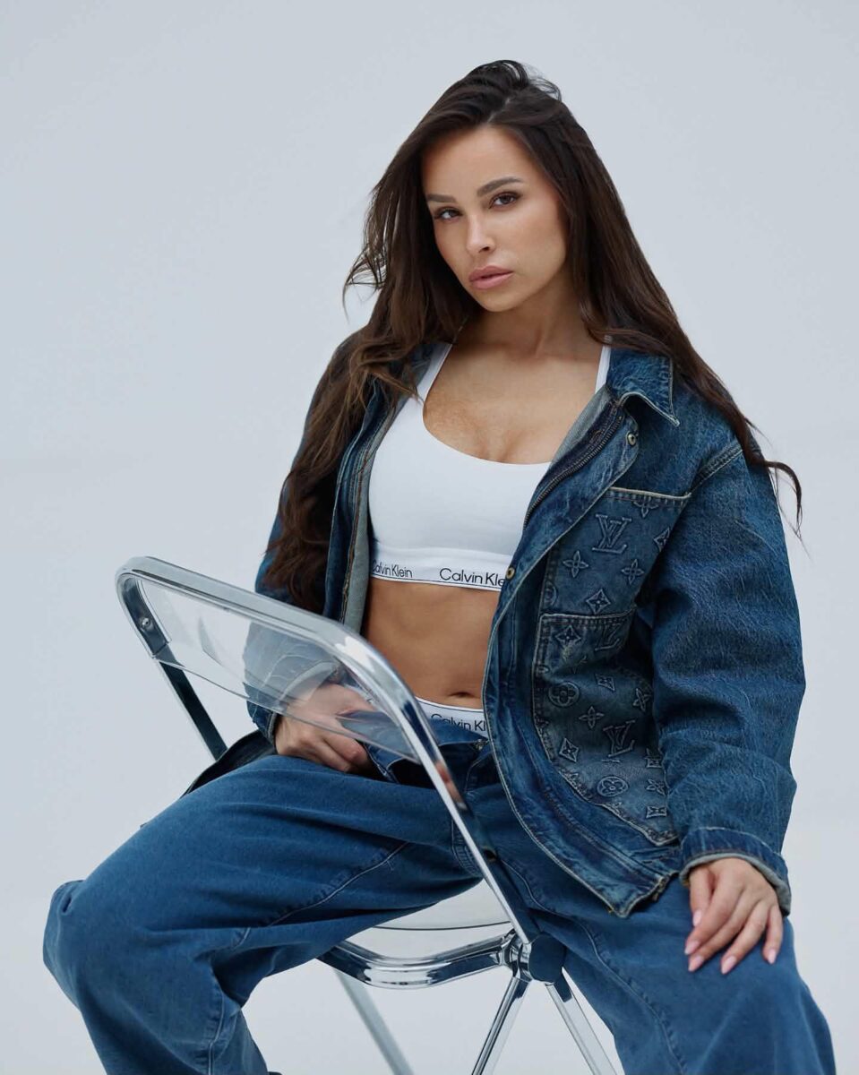 Alena Krempl im Denim-Look beim Fashionshooting